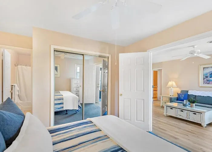 Lighthouse Point Villa *